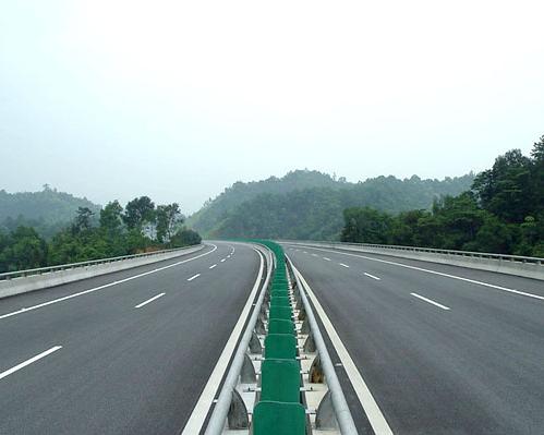 云南高速公路波形护栏